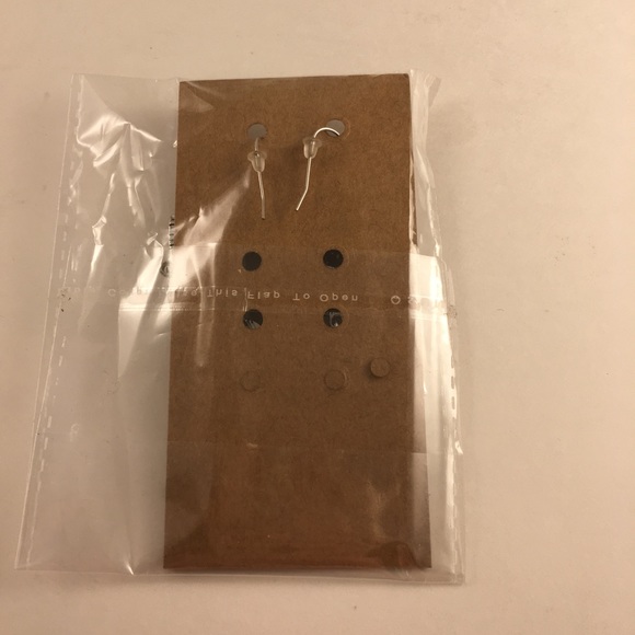 Brand new set of dangle earrings! - Picture 3 of 3